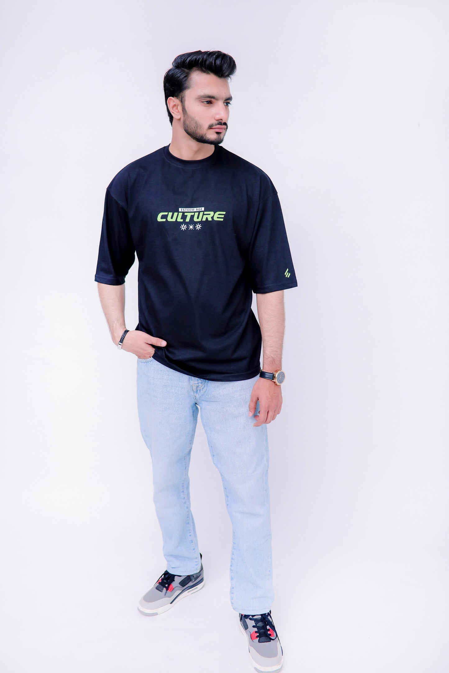 CULTURE Oversized Tee Shirt