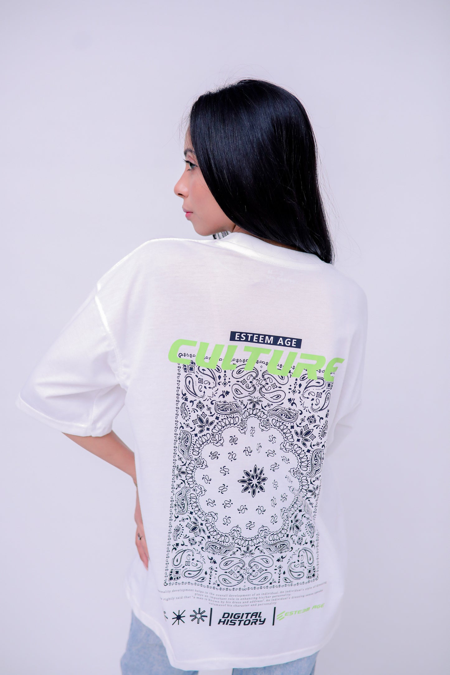 CULTURE Oversized Tee Shirt